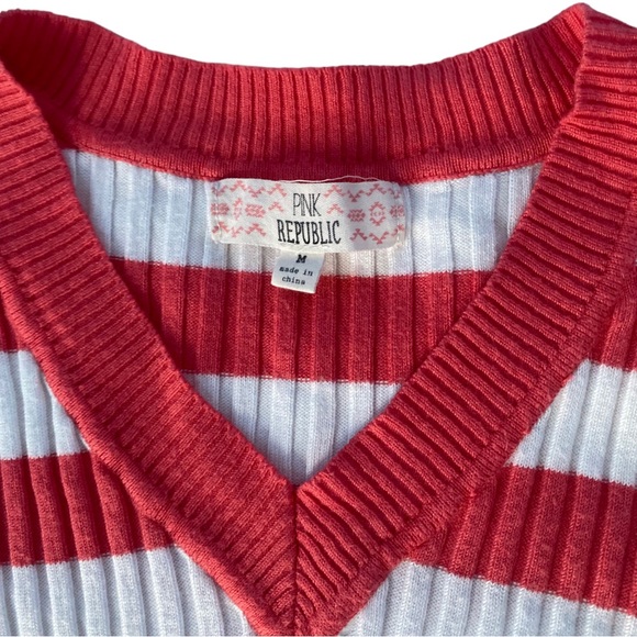 Pink Republic Stretchy V-neck Coral and White Sweater - Picture 3 of 3